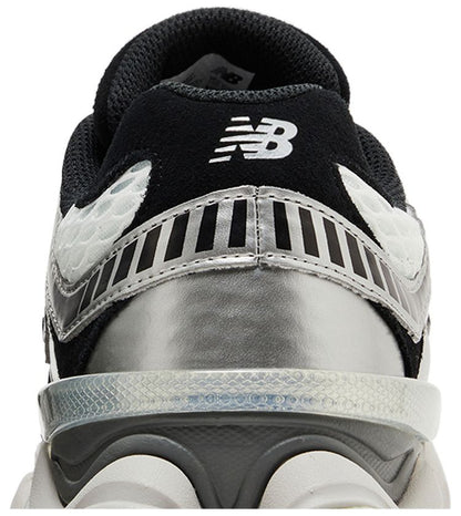 New Balance 9060 Metallic - New Balance